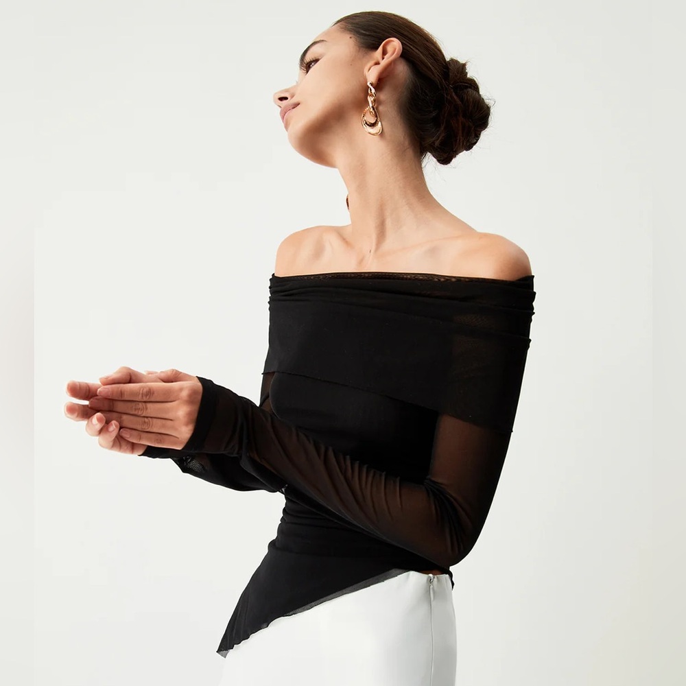 Commense Off Shoulder Oblique Hem Ruched Mesh Overlay Long Sleeve Shirt